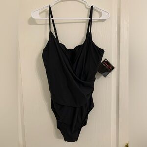 ShapeFX NWT Women’s size 16 Black Shapewear 1pc Swimsuit PlusSize